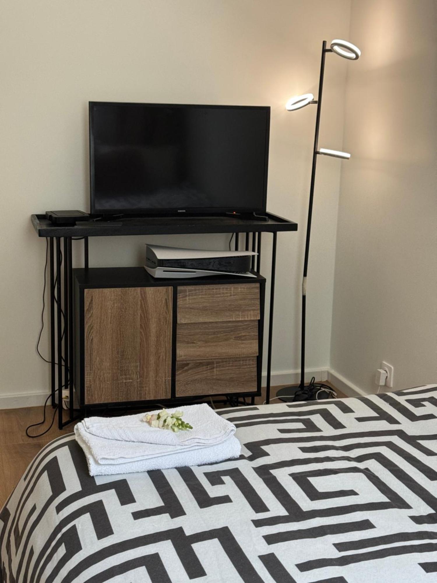 Une Chambre Dans Un Appartement Ablon-sur-Seine ภายนอก รูปภาพ